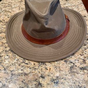 Tom Beckbe Tensale hat